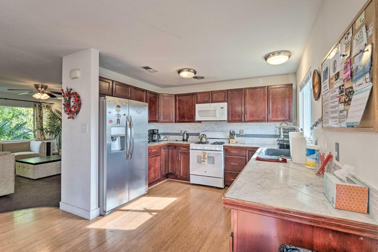 Vegas Oasis Home With Pool And Spa 7 Miles To Strip Las Vegas Exteriör bild